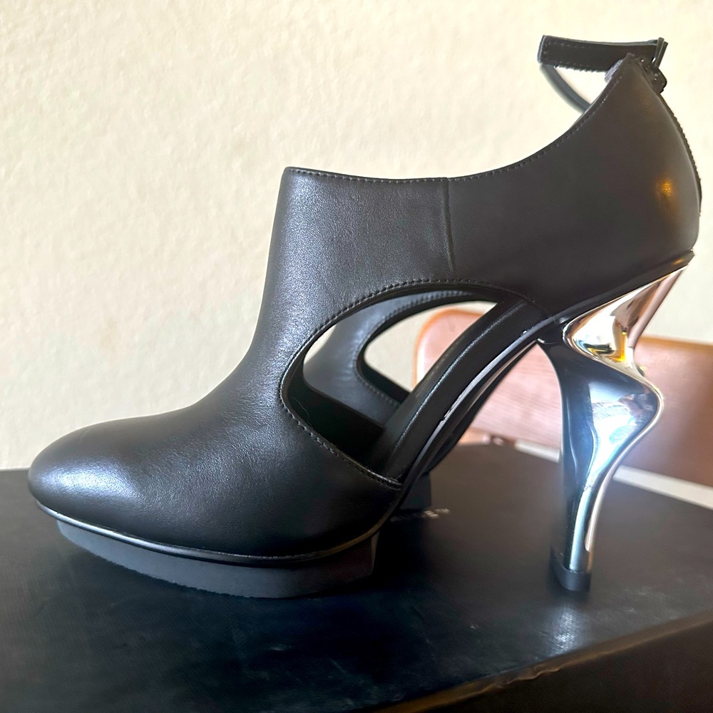 United Nude Pumps